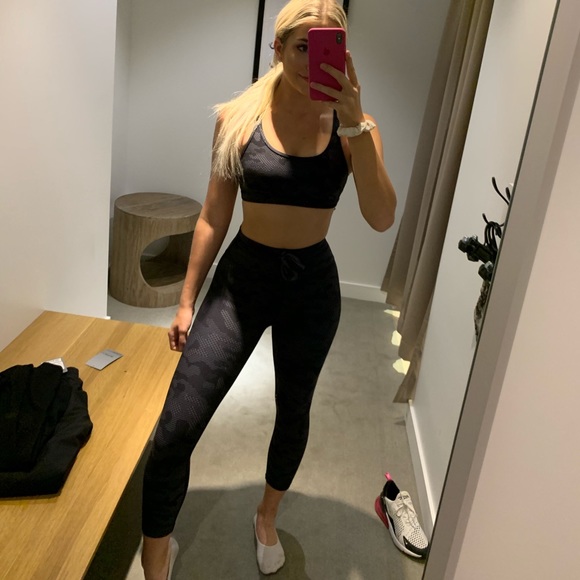 Lorna Jane leggings - Picture 2 of 3